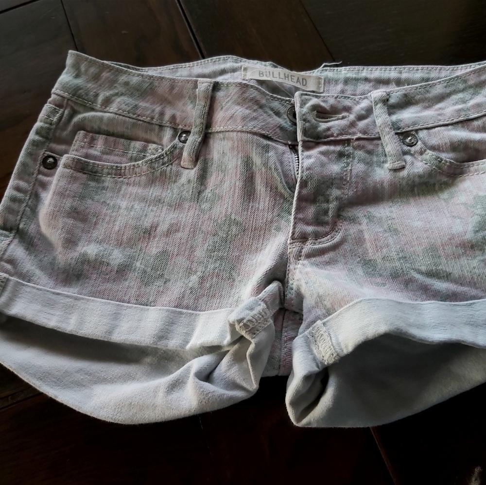 BULLHEAD JEAN SHORTS/FLORAL DESIGN//B4